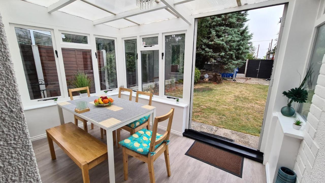 罗奇福德Westbury House别墅 外观 照片